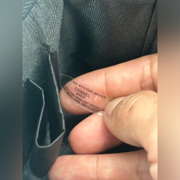 Chanel Makeup Crossbody Bag - Picture 4 of 8